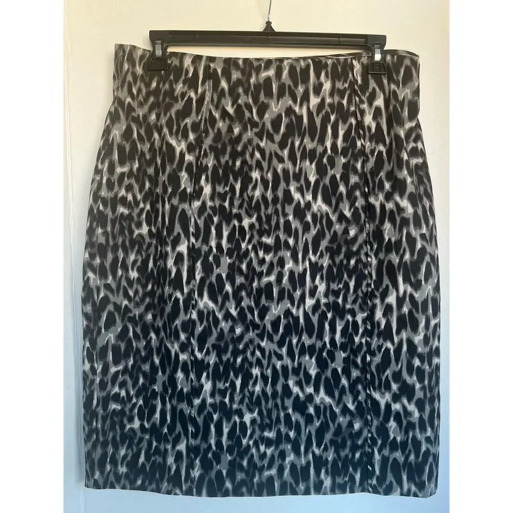 Worthington Leopard Print Black and Gray‎ Stretch Zippered Skirt Size 18
